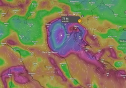 Tlaková níže na Jadranu, až 70 uzlů v poryvech