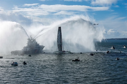 Trimaran Sodebo obeplul svět rychlostí 29,17 uzlu